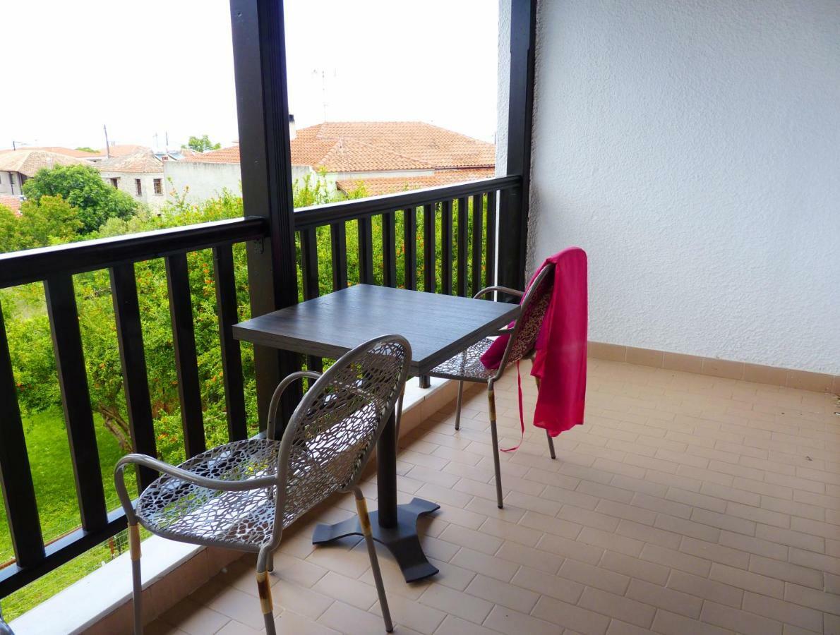 Yannis Apartments Afytos Esterno foto