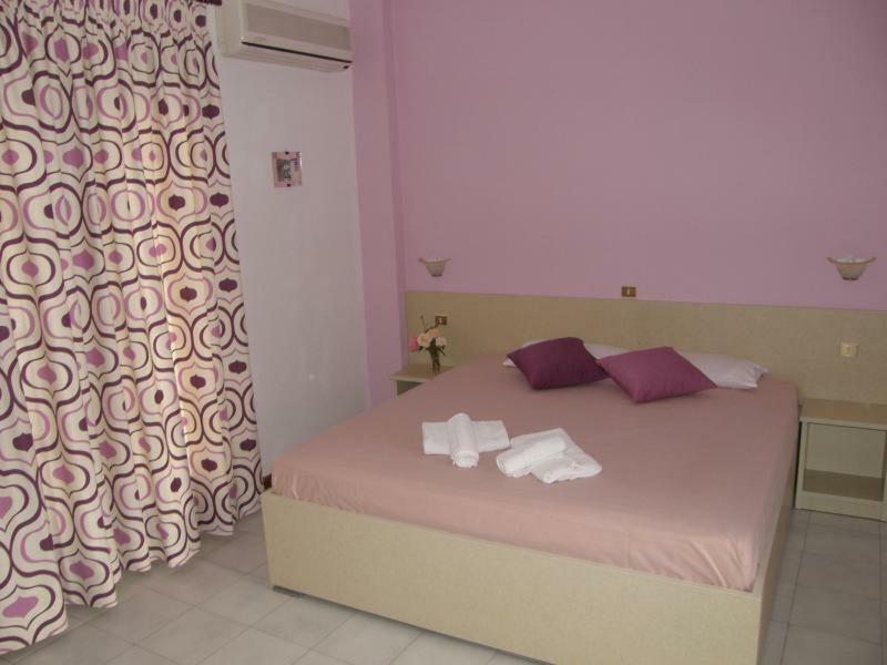 Yannis Apartments Afytos Esterno foto