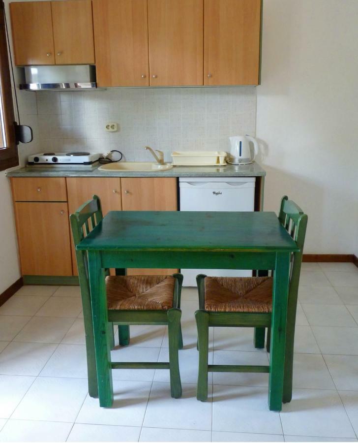Yannis Apartments Afytos Esterno foto