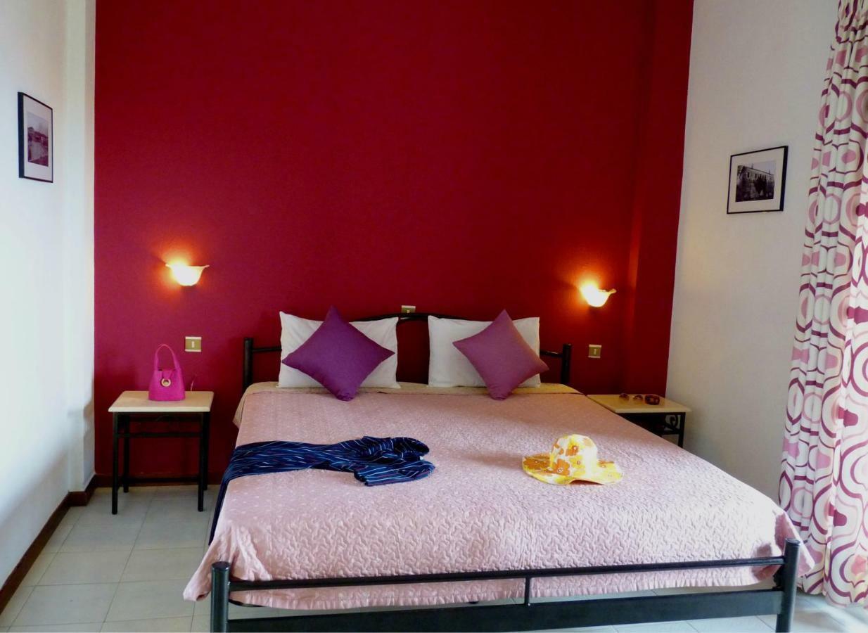 Yannis Apartments Afytos Esterno foto