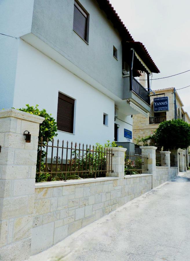 Yannis Apartments Afytos Esterno foto