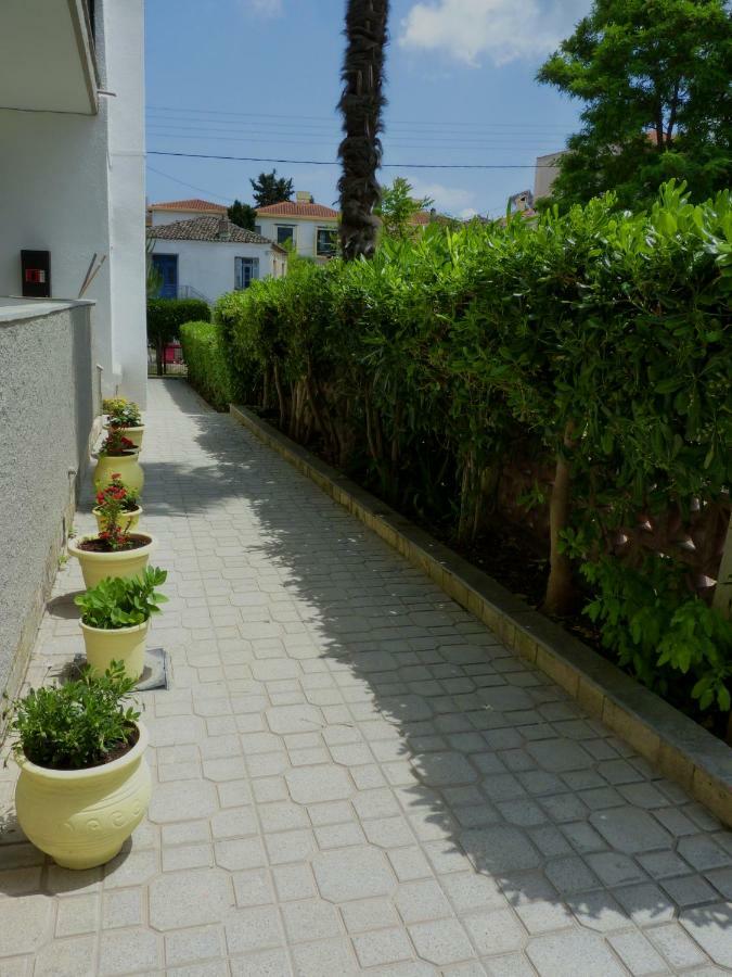 Yannis Apartments Afytos Esterno foto