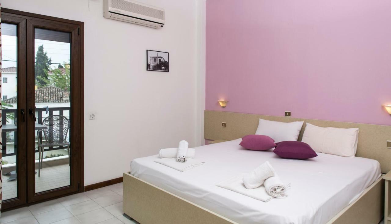Yannis Apartments Afytos Esterno foto