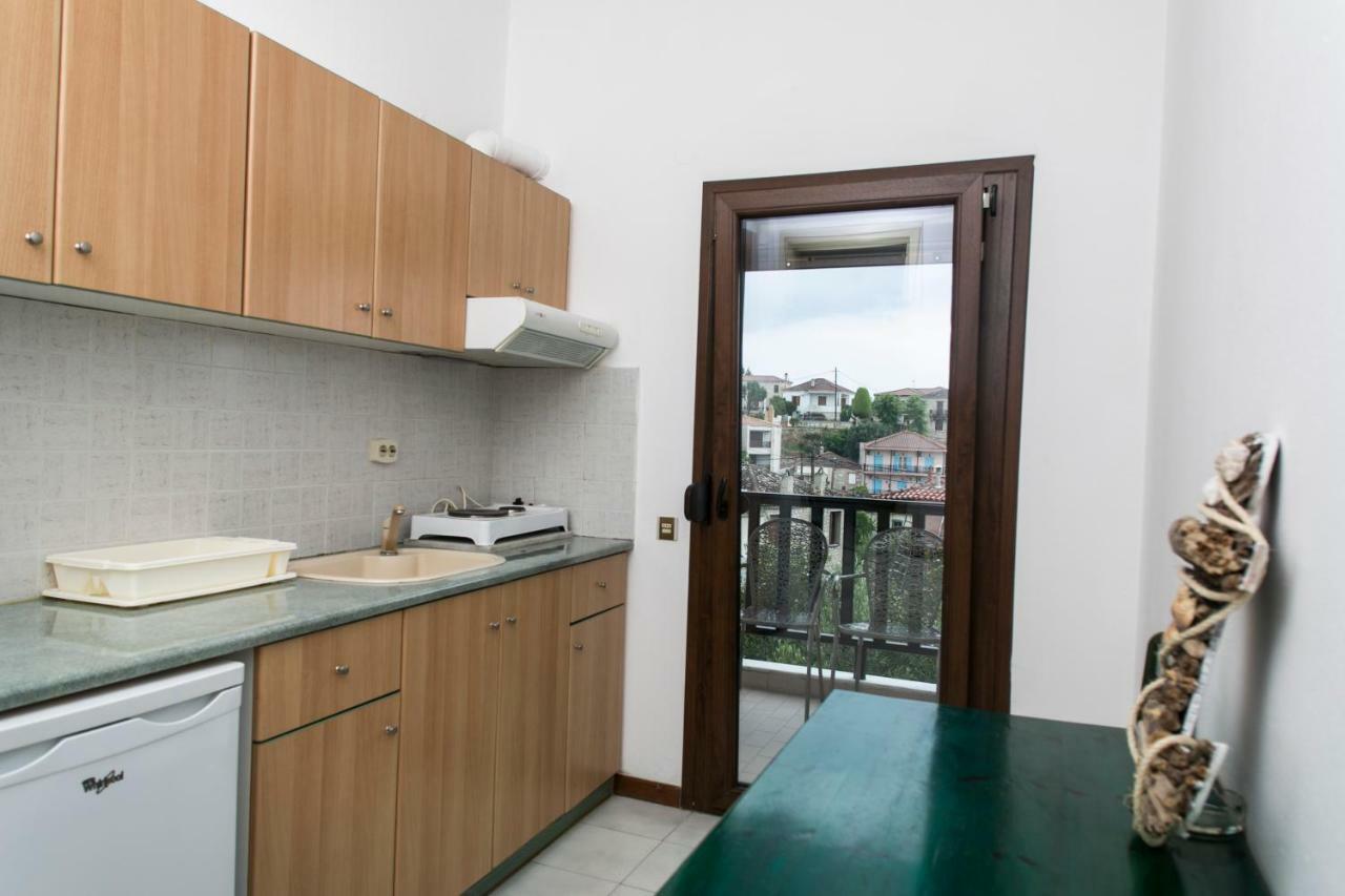 Yannis Apartments Afytos Esterno foto