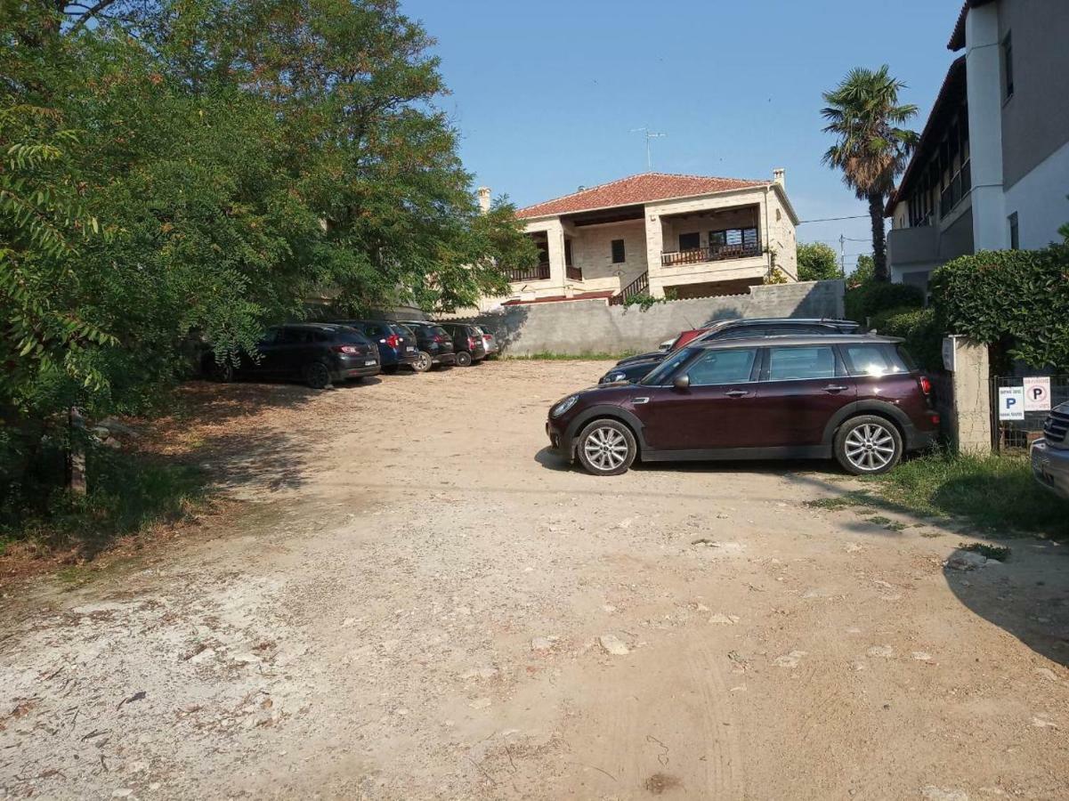 Yannis Apartments Afytos Esterno foto